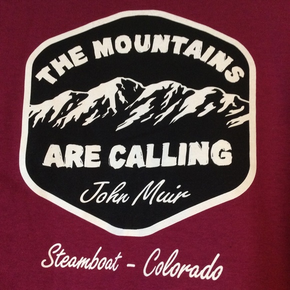 Gildan Other - THe Mountains Are Calling, John Muir, NWT